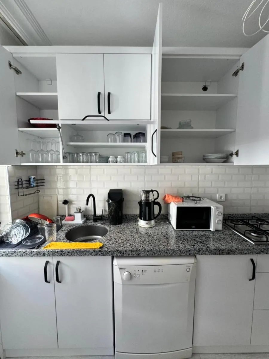 Image 4 of Central Large Home
