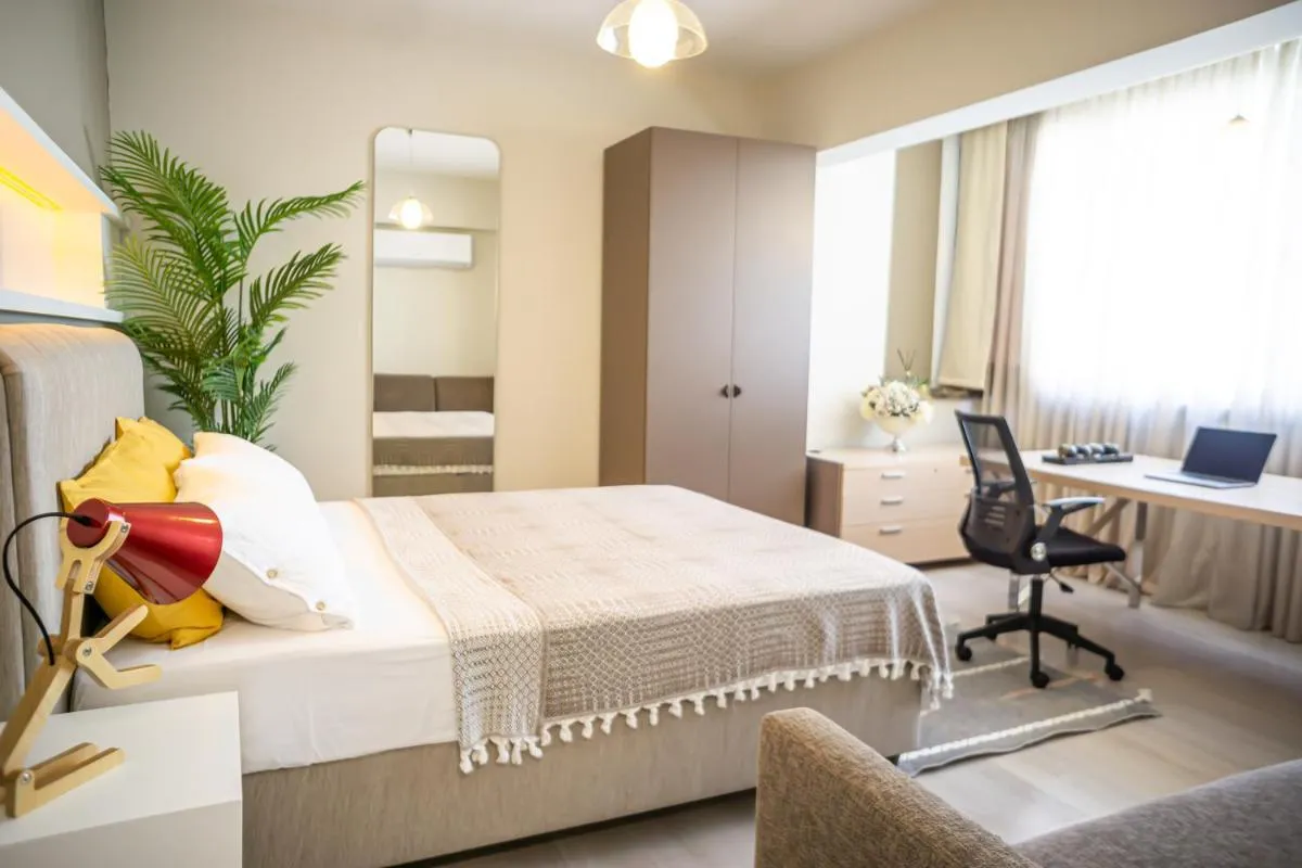 Image 6 of Downtown Oasis – Spacious Modern 3-BR Flat near Beachpark