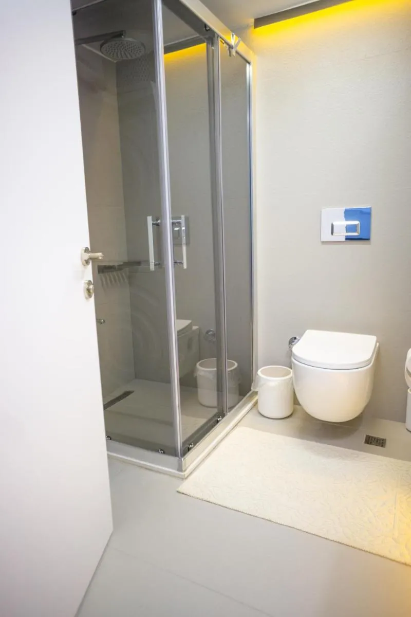 Image 3 of Downtown Oasis – Spacious Modern 3-BR Flat near Beachpark