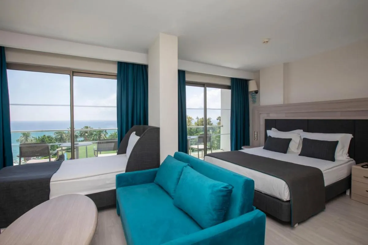 Image 1 of Falcon Hotel