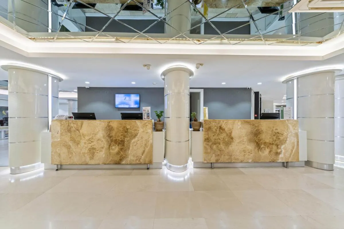 Image 6 of Falcon Hotel