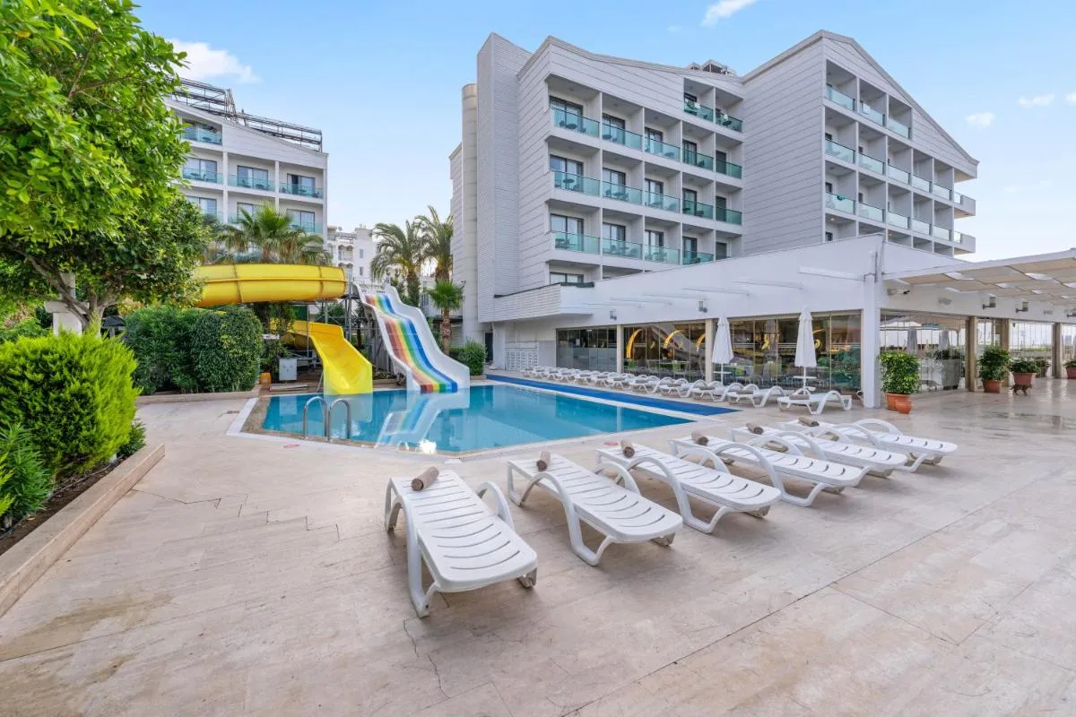 Image 2 of Falcon Hotel