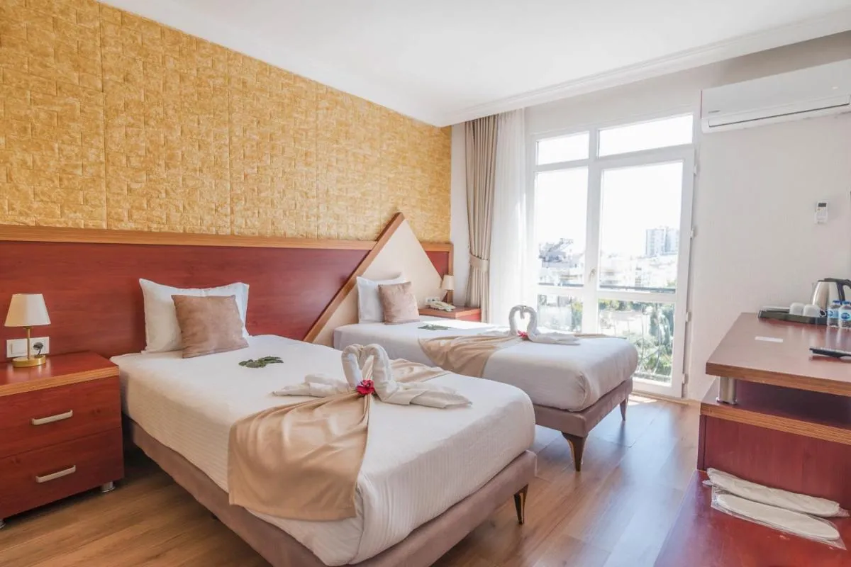 Image 1 of Far Life Hotel