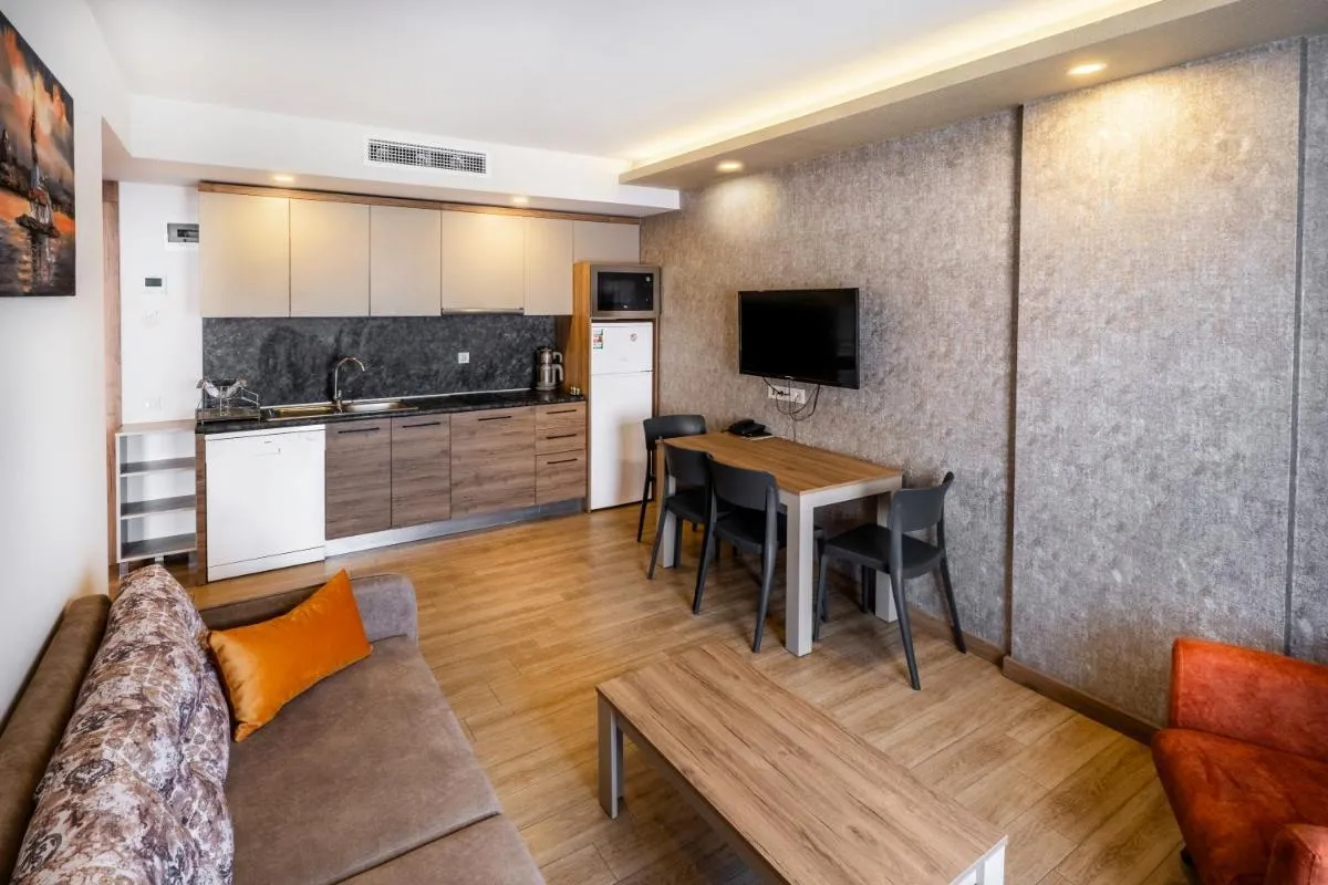 Image 2 of Golden World Suite Hotel