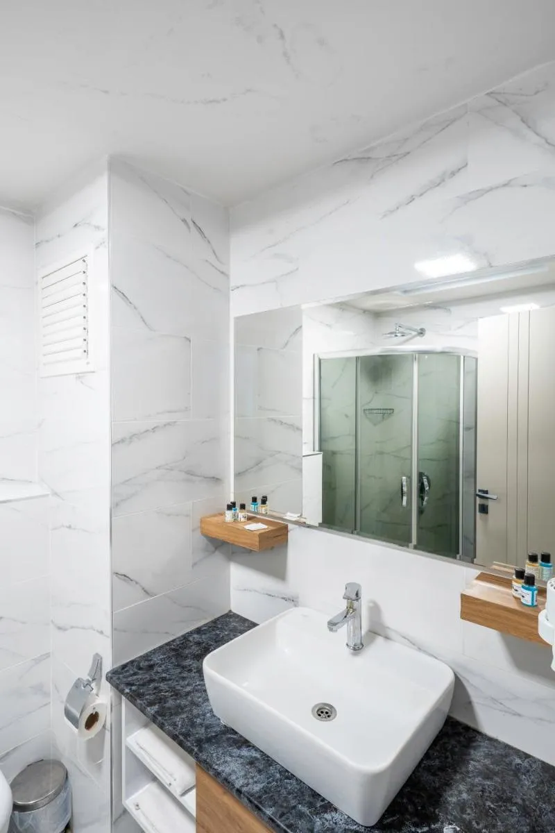 Image 4 of Golden World Suite Hotel