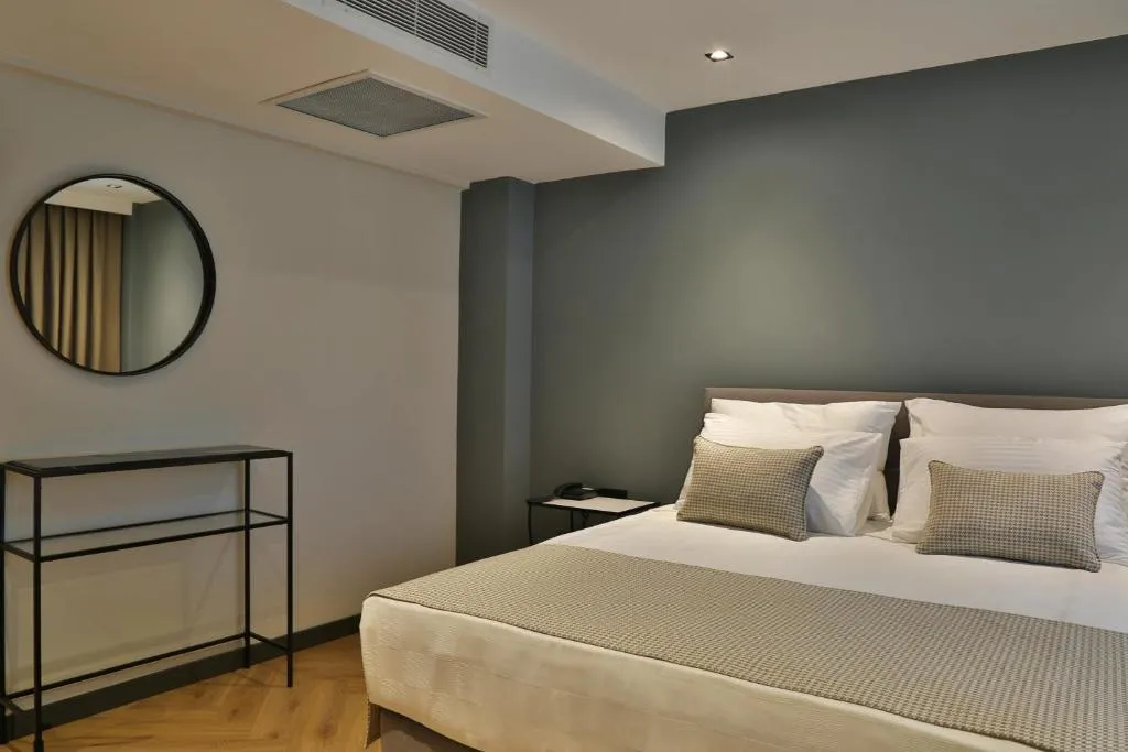 Image of İn The Middle Hotel