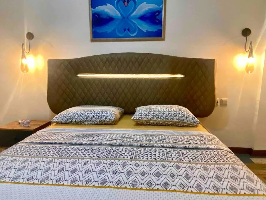Image 1 of LICENSED ,JAZZY TOP CLASS 3 BEDROOMS HOMES 100Mb Wi-Fi