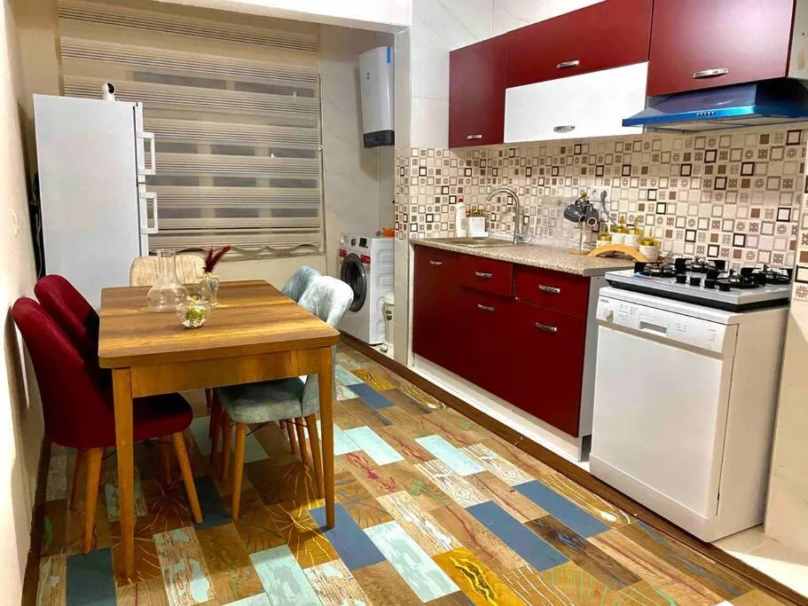 Image 3 of LICENSED ,JAZZY TOP CLASS 3 BEDROOMS HOMES 100Mb Wi-Fi