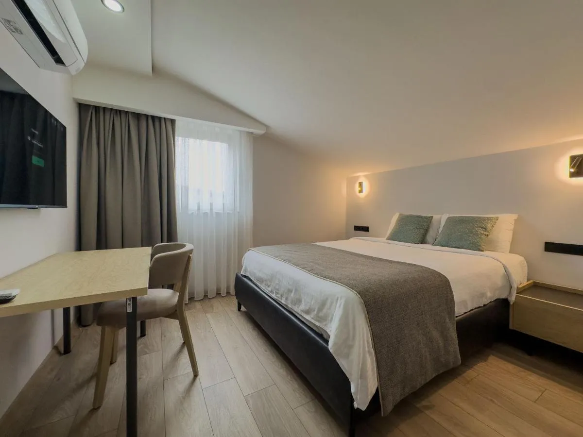 Image 6 of Leaf River Suites