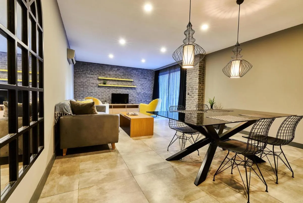 Image 3 of Loft 1502