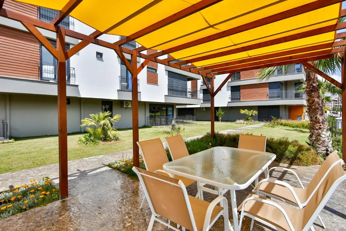 Image 6 of MENE SUITES