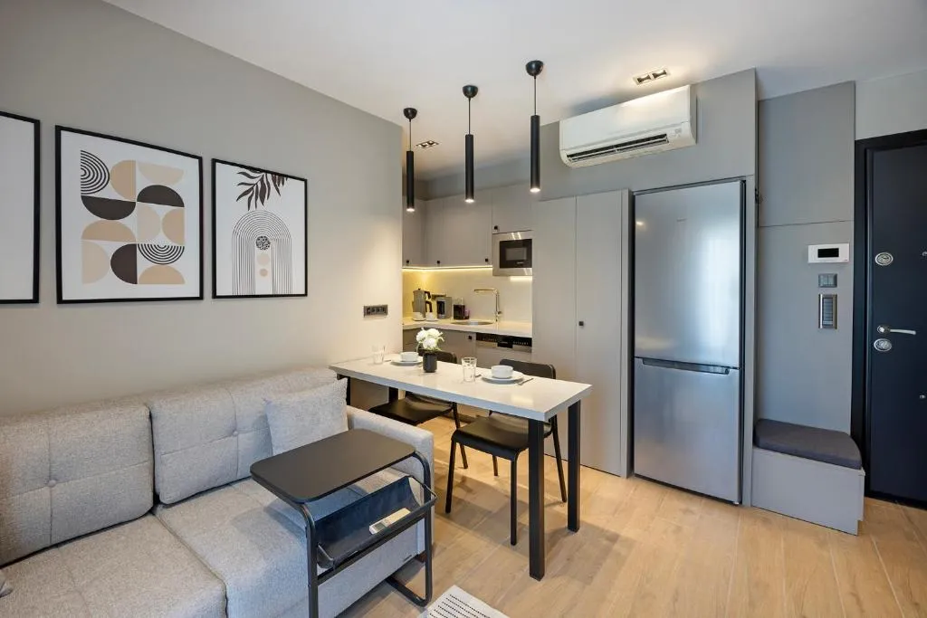 Image of Mel House Lara