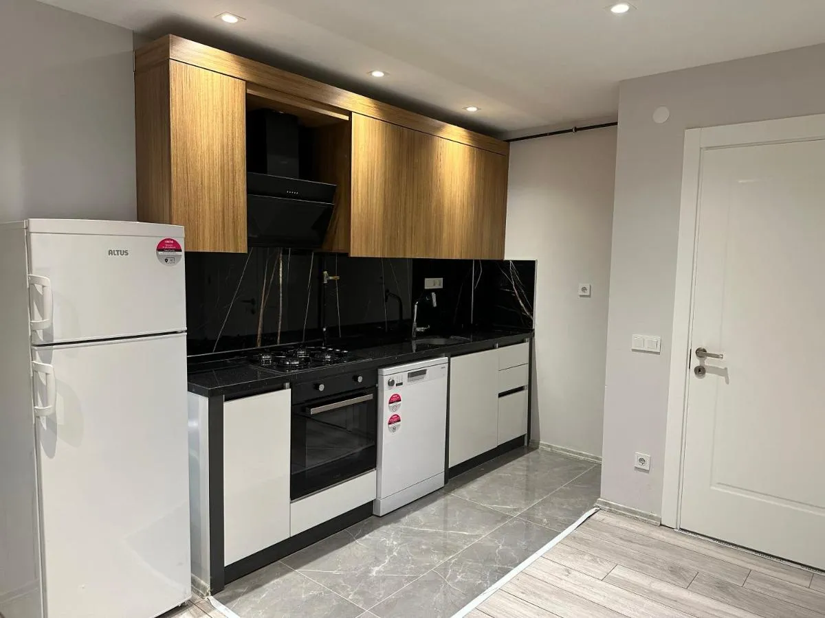 Image 3 of Real Homes Lara
