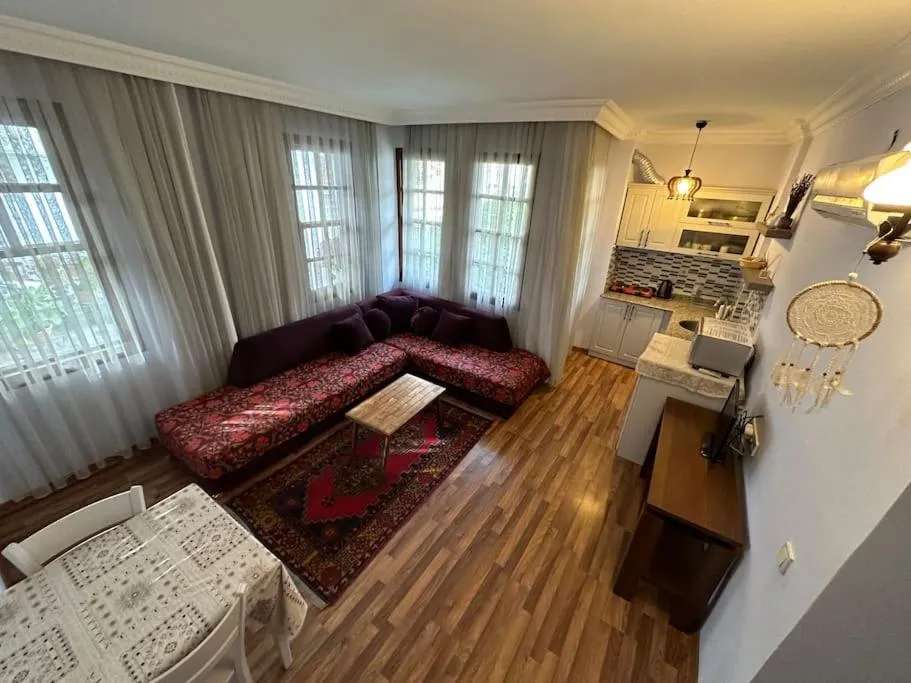Image 2 of Sultan Suite, Entrance Floor