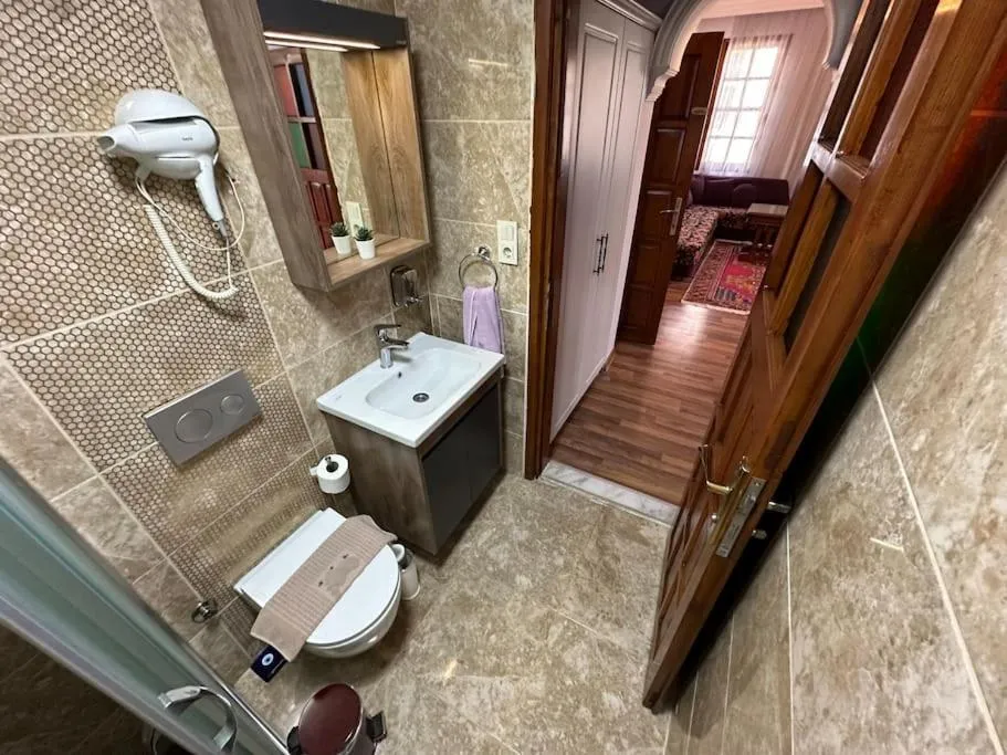 Image 6 of Sultan Suite – Entrance Floor