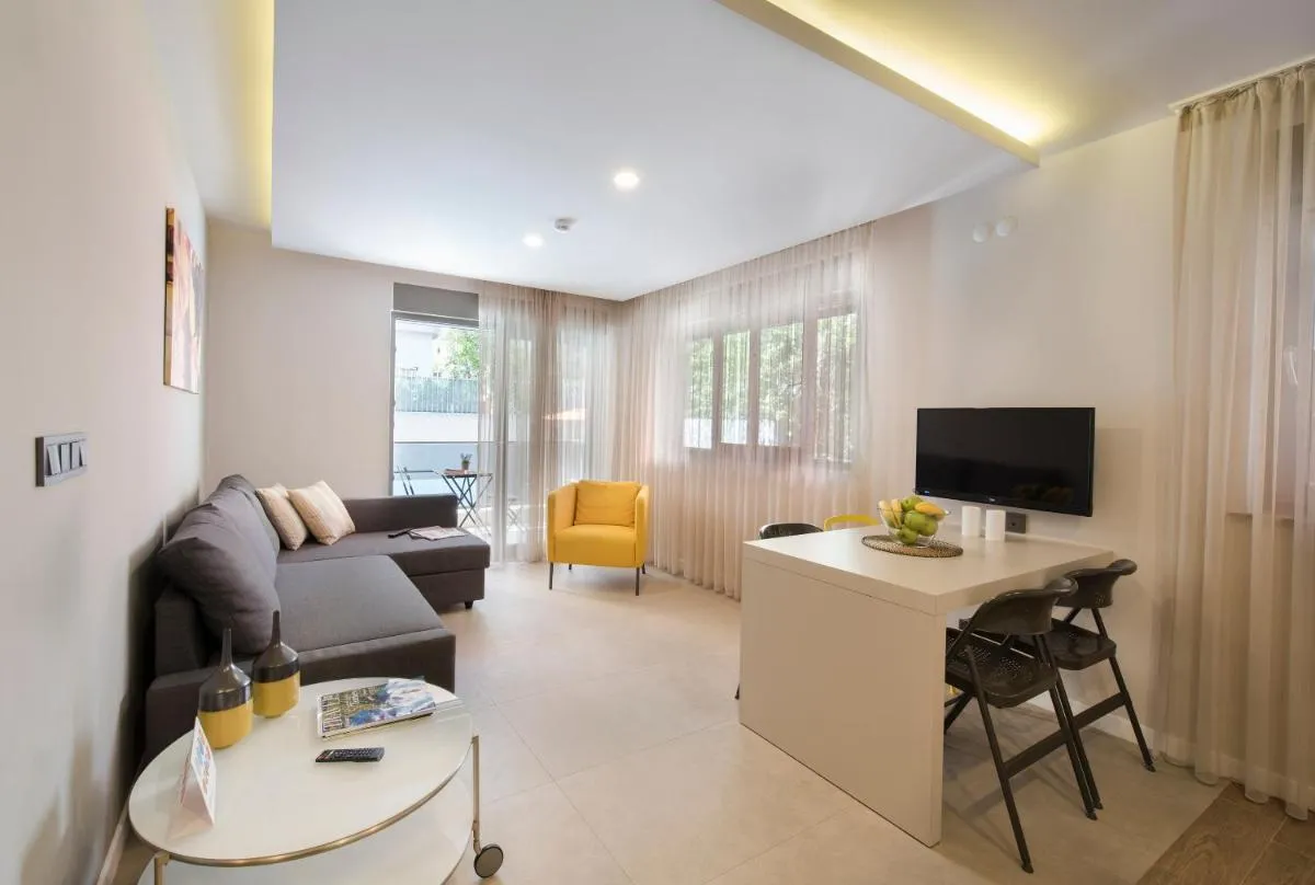Image 5 of Trend Suites