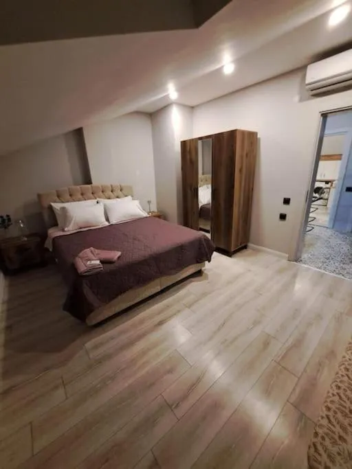 Image 3 of Villa Isra 5 plus 1 Bedroom Villa Private Pool and Garden