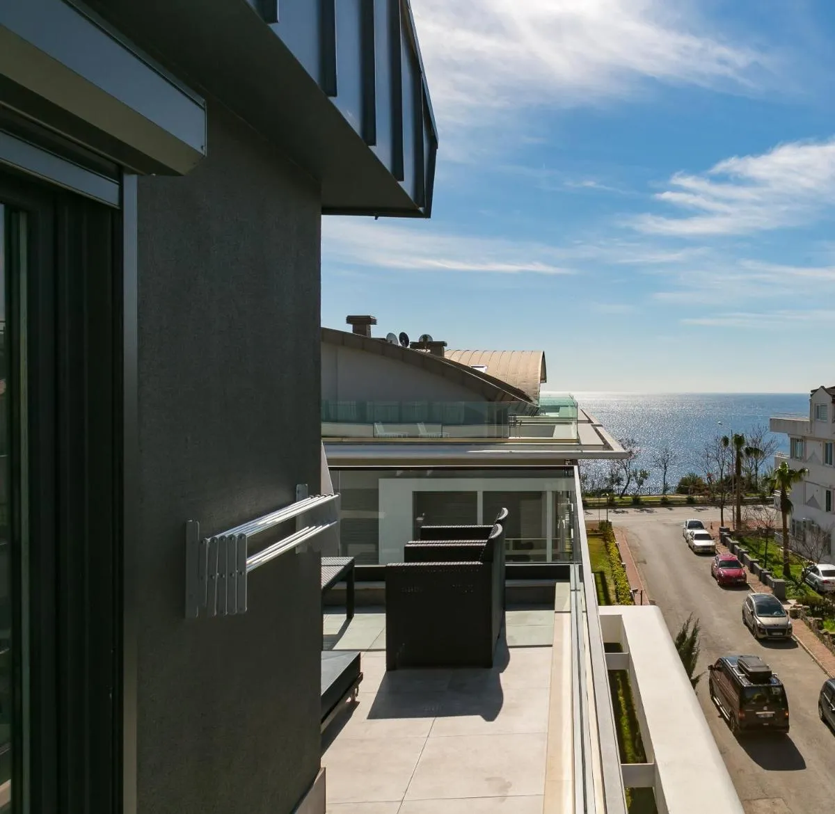 Image 5 of Z-Suites