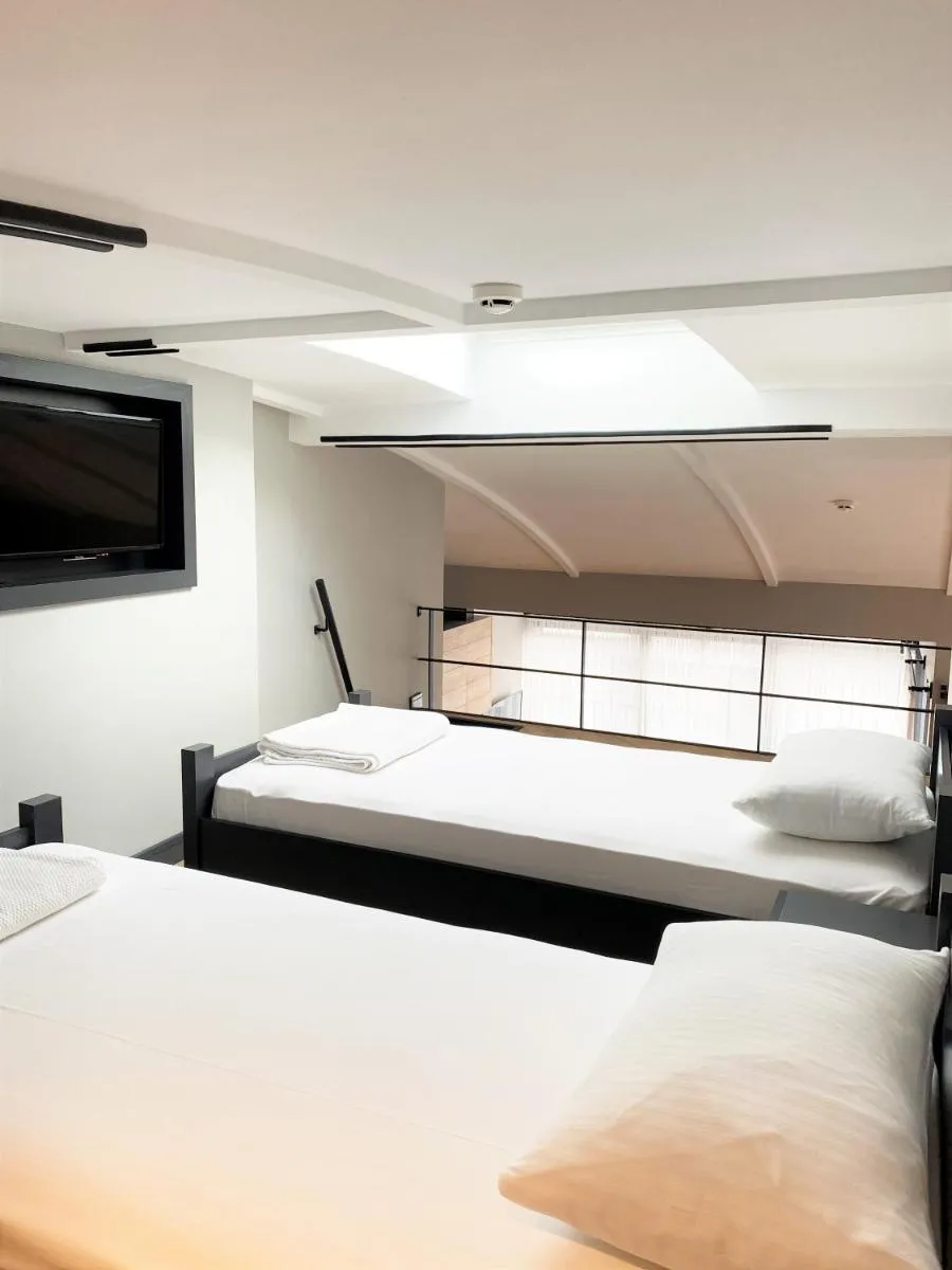Image 3 of Z-Suites