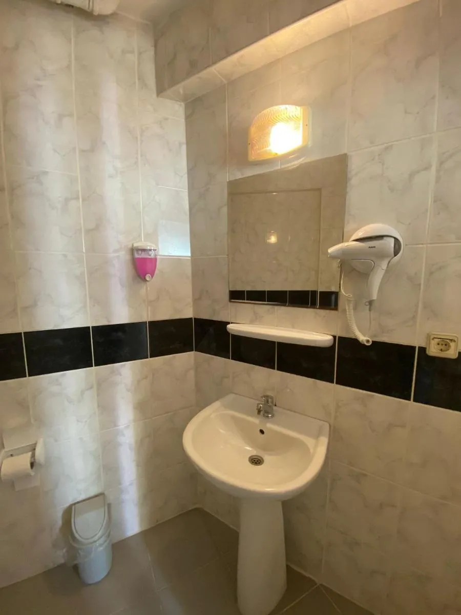 Image 4 of AY OTEL 2