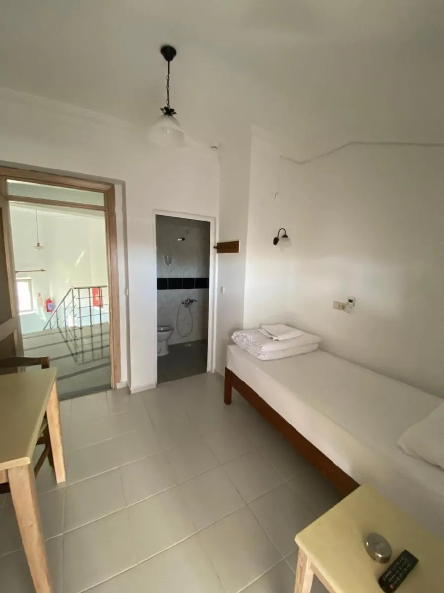 Image 2 of AY OTEL 2