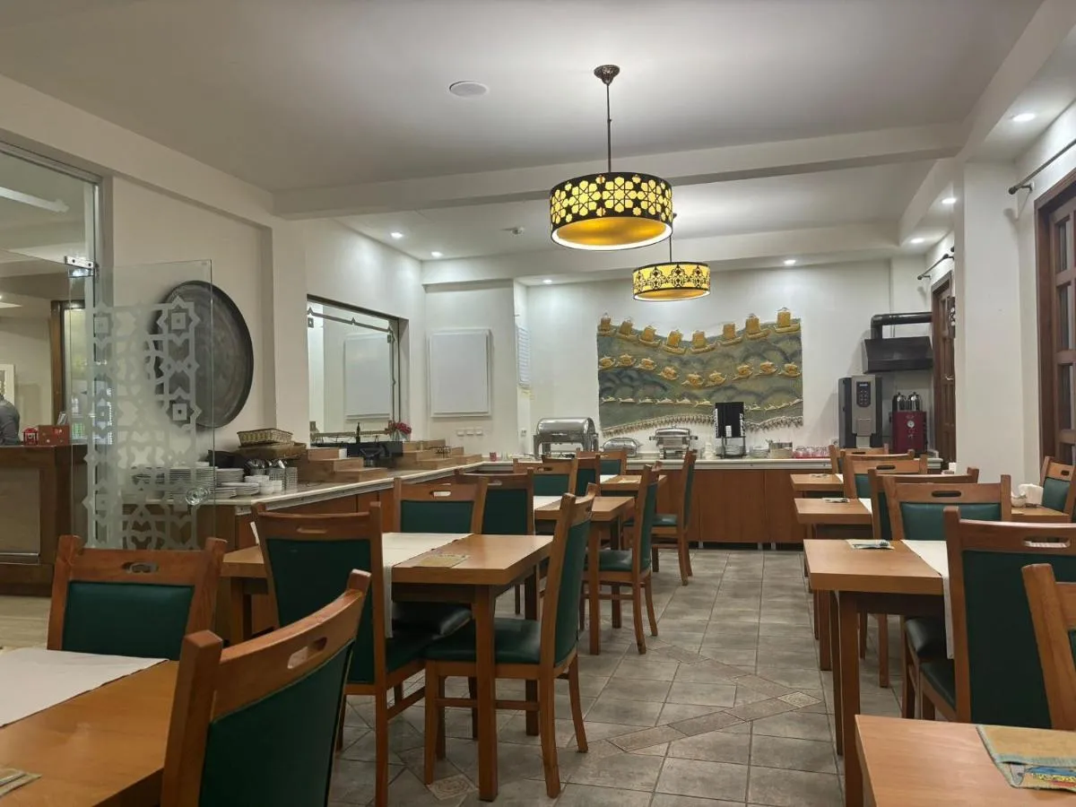 Image 4 of Argos Hotel