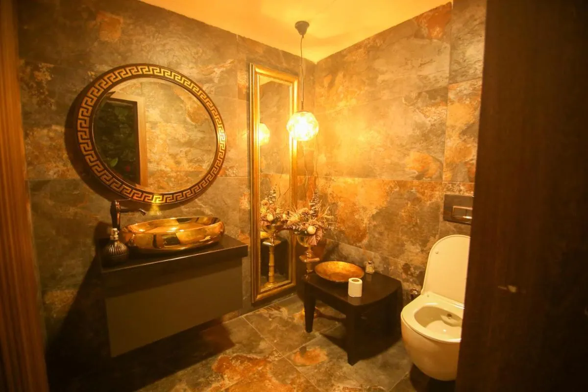 Image 1 of ÇEVİK PALACE HOTEL