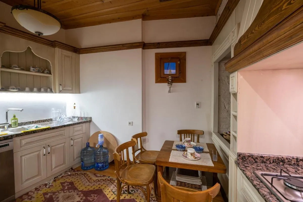 Image 2 of Cedrus Hotel