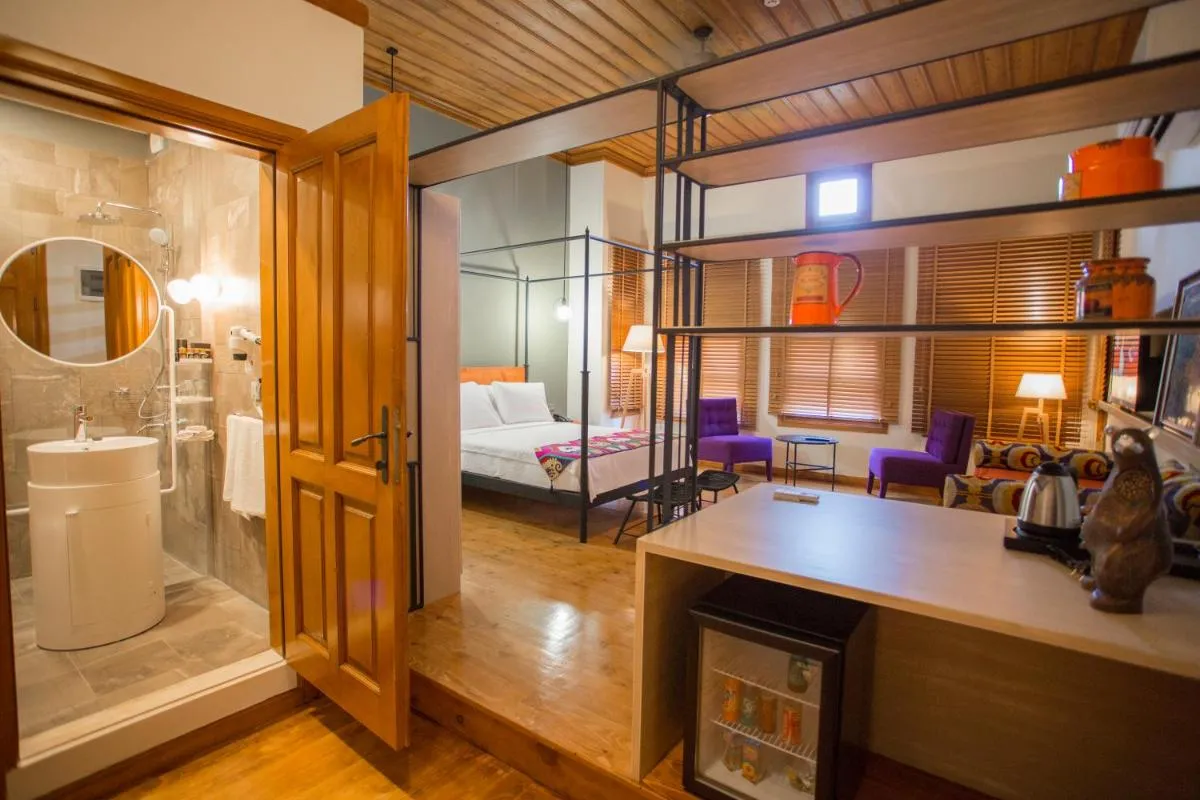 Image 2 of Char Me Hotel
