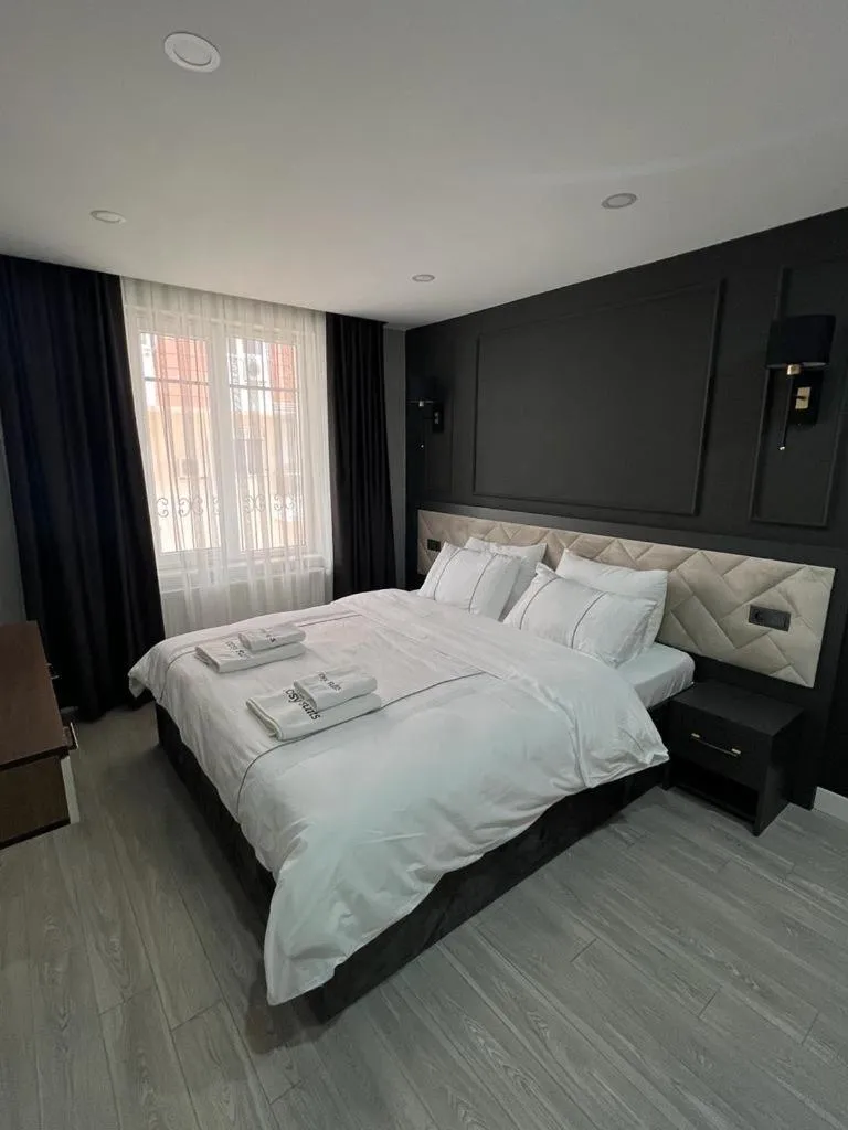 Image 3 of Cosy Suite