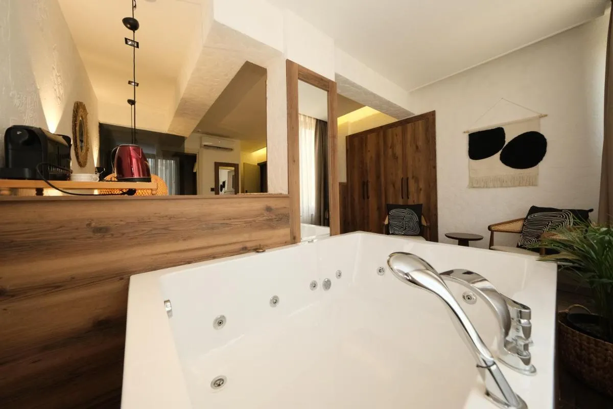 Image 2 of Der Inn Lara