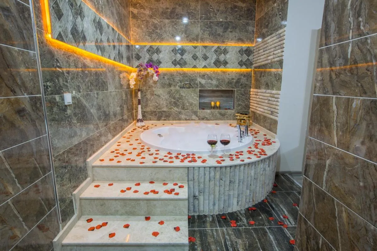 Image 2 of Elanis Suites