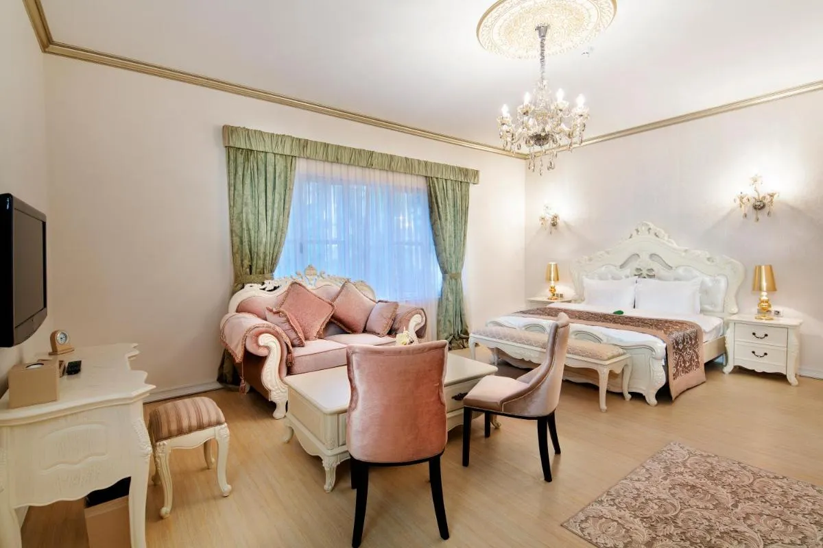 Image 5 of Elegance East Hotel