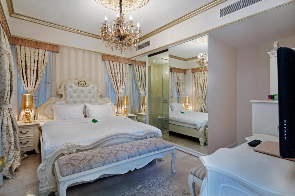 Image 1 of Elegance East Hotel