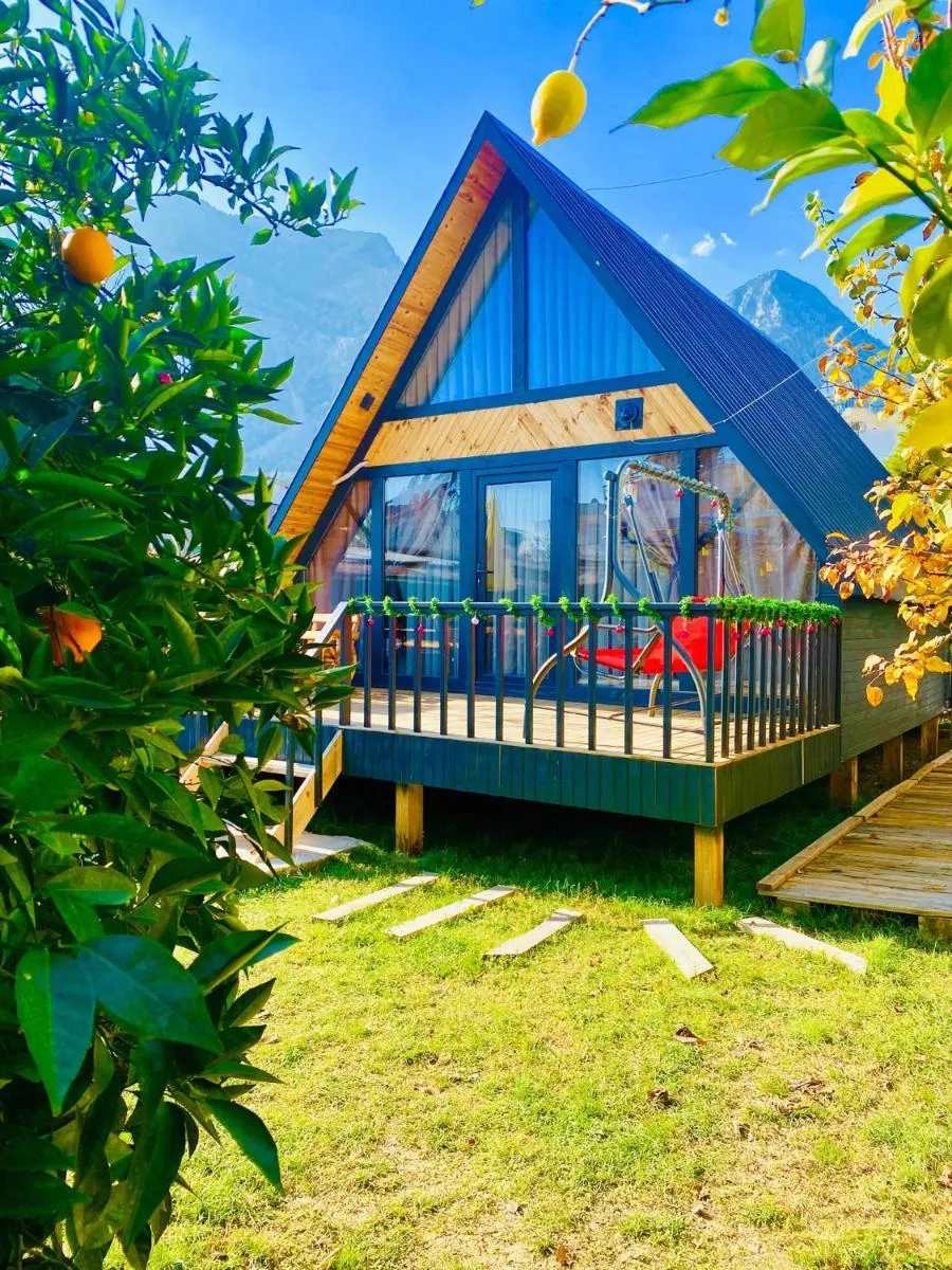 Image 3 of Garden Bungalow