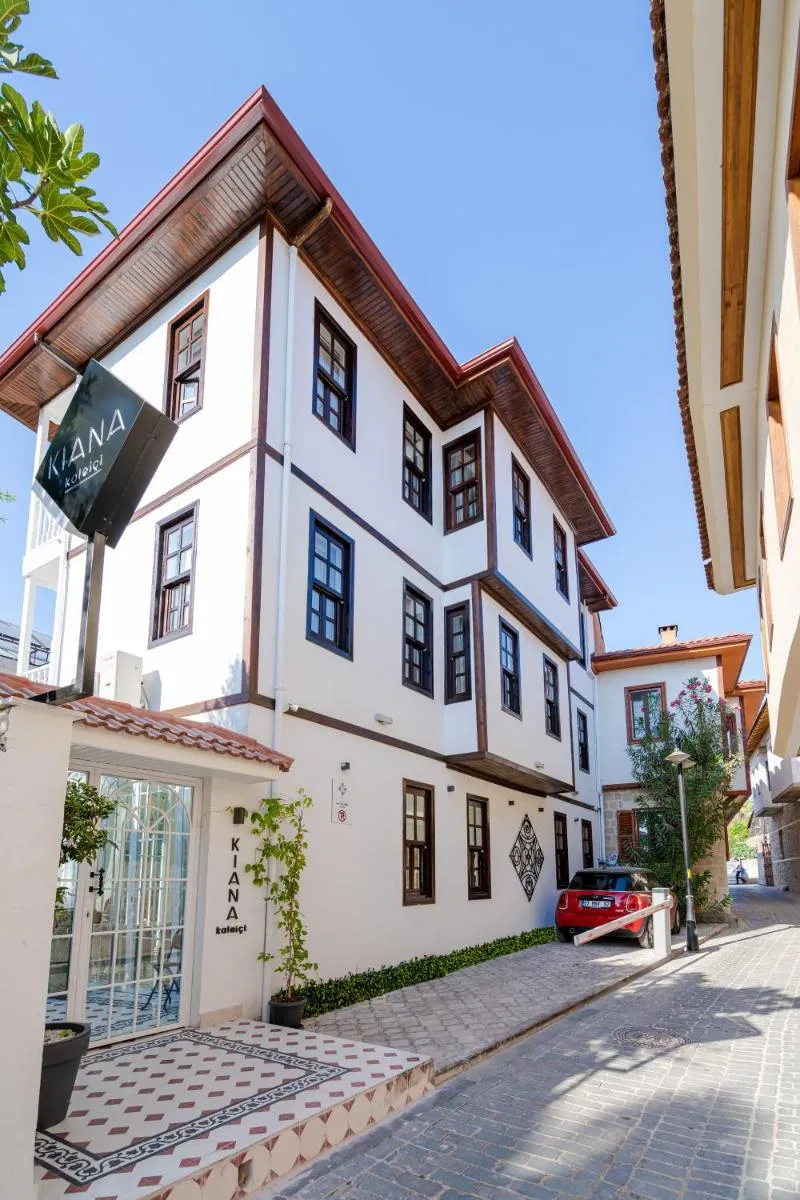 Image 5 of KIANA KALEİÇİ