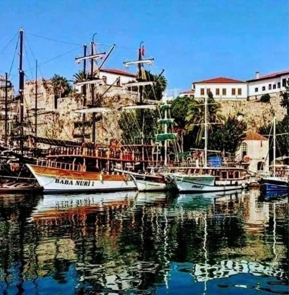 Image 3 of Kaleiçi benzersiz donanımlı müthiş teras keyfi uygun fiyat EV