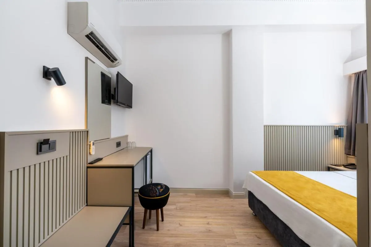 Image 5 of Lemon Hotel