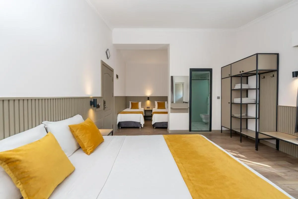 Image 1 of Lemon Hotel