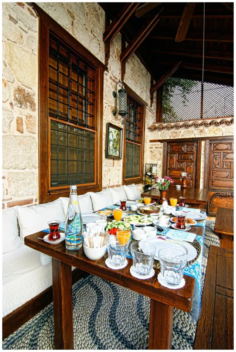 Image 4 of Minyon Hotel