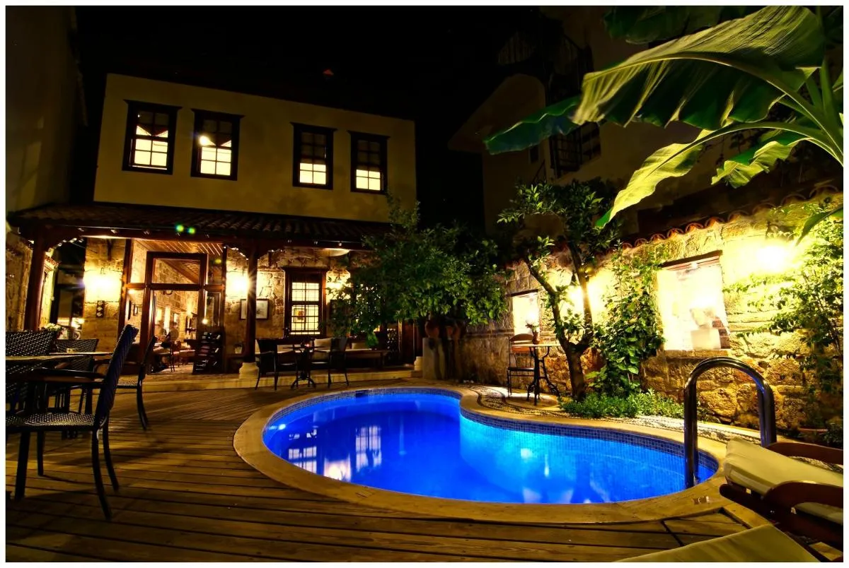 Image 2 of Minyon Hotel