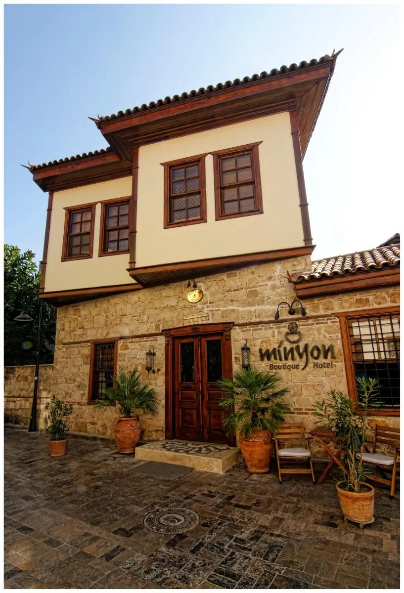 Image 3 of Minyon Hotel