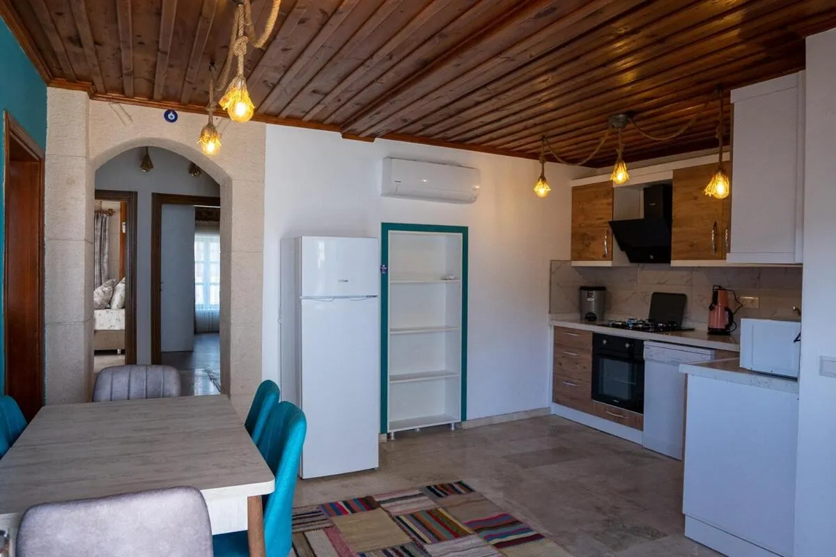 Image 2 of Oldtown Family Fisher Suit With 3 Bedrooms