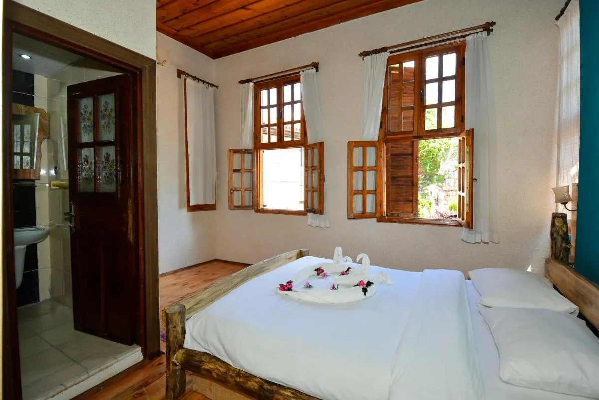 Image 4 of Otel Wood House