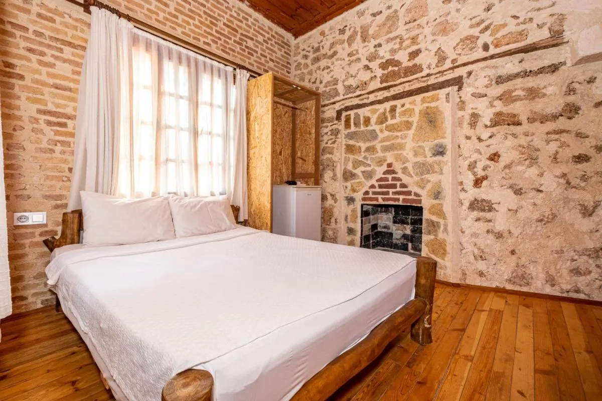 Image 1 of Otel Wood House