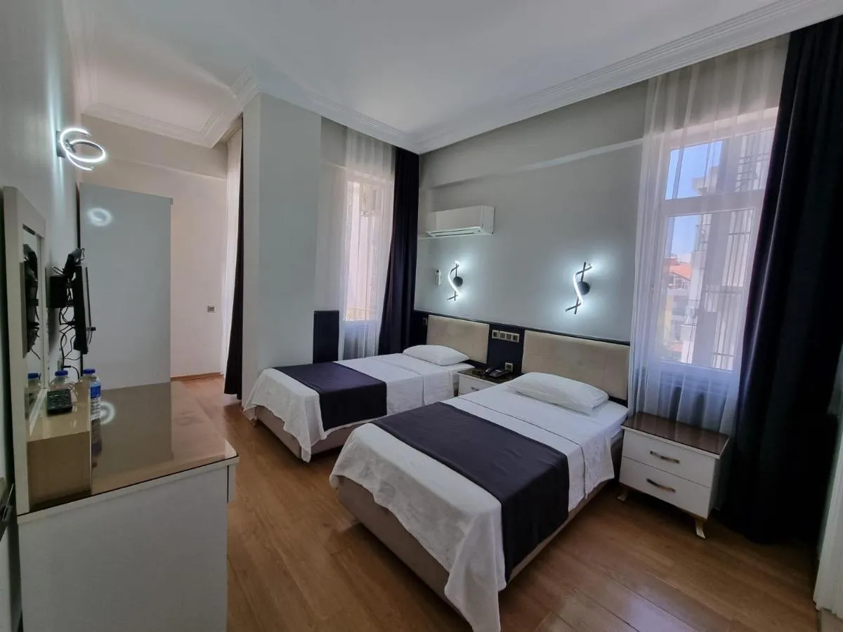 Image 1 of Perlo Hotel City