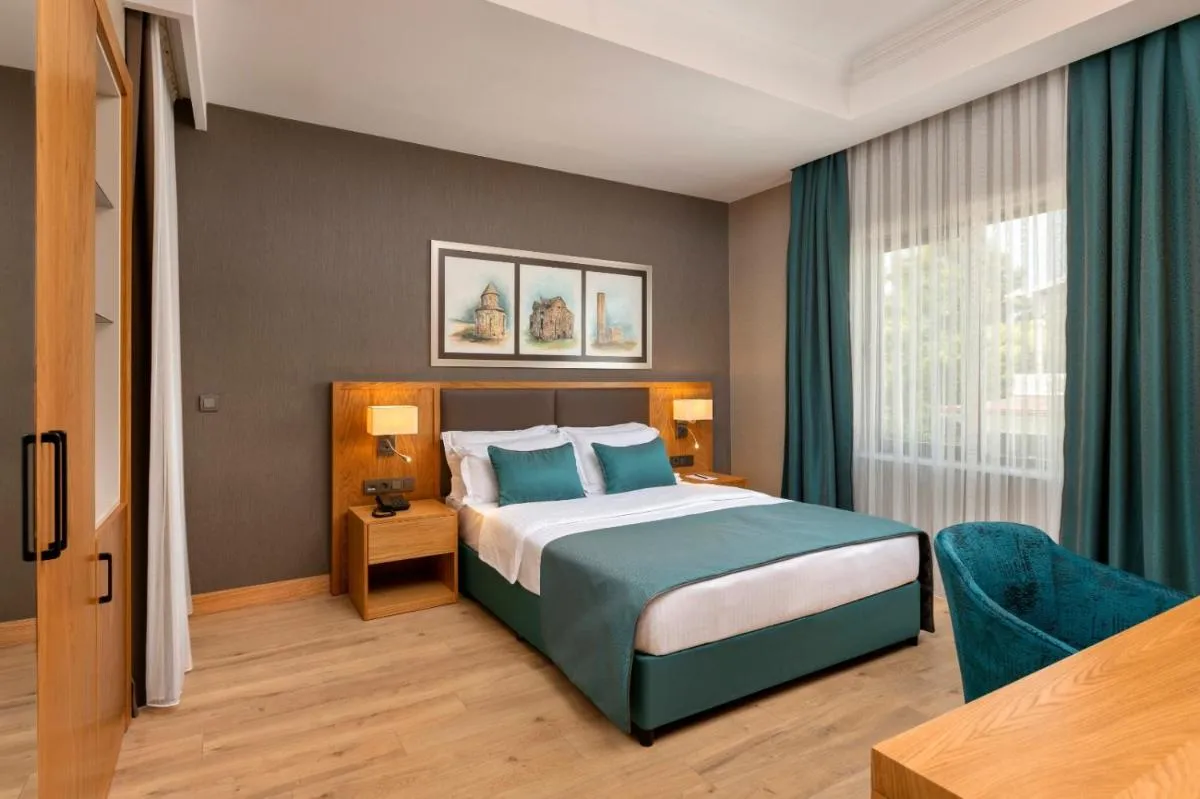 Image 1 of Pukka Hotel