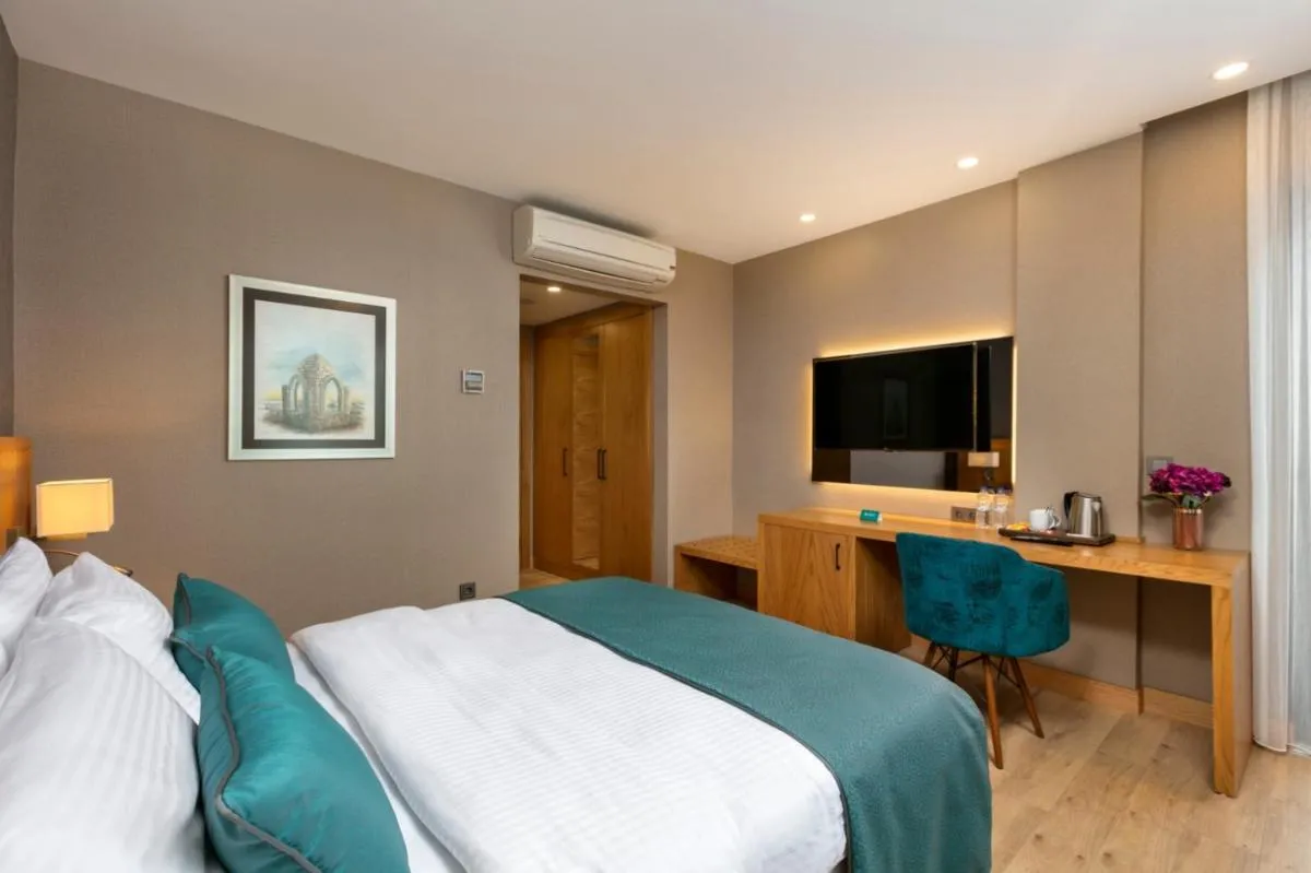 Image 3 of Pukka Hotel
