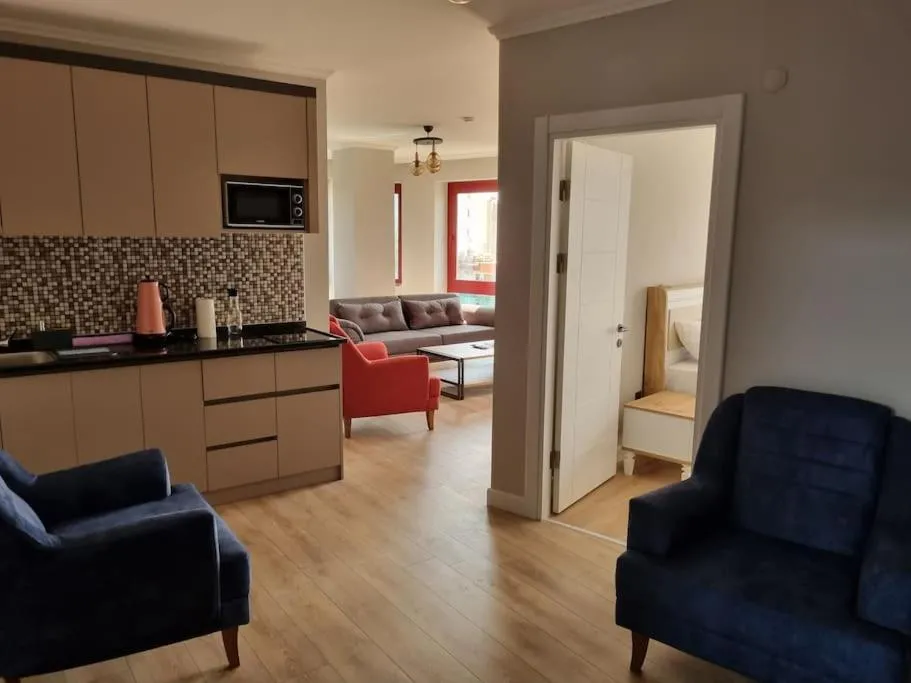 Image 3 of Royal Homes 403