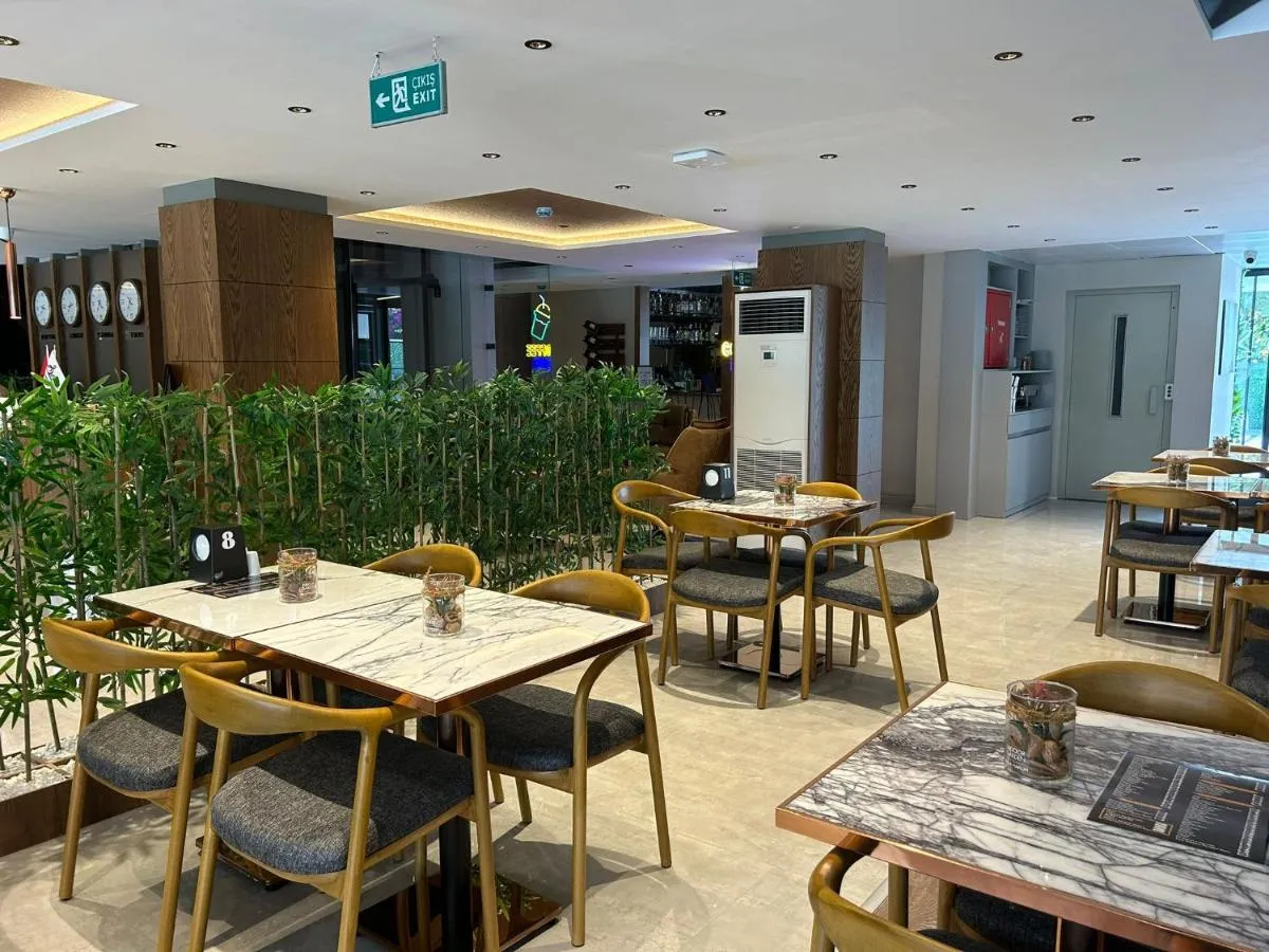 Image 4 of Sam Hotel